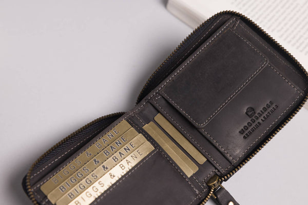 Woodbridge Men's Black Zip Around Leather Wallet