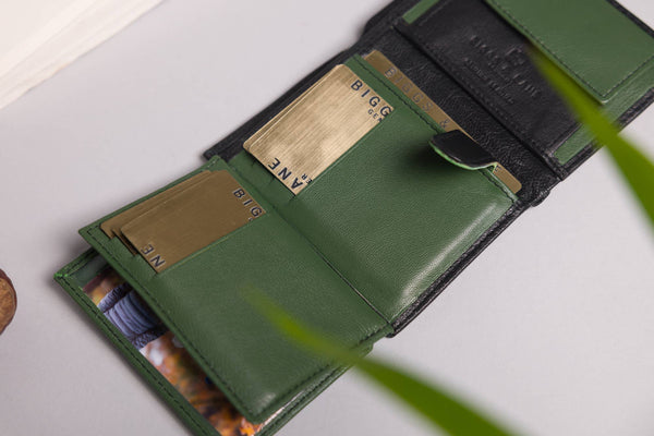 Biggs & Bane Men's Trifold Black & Green Leather Wallet