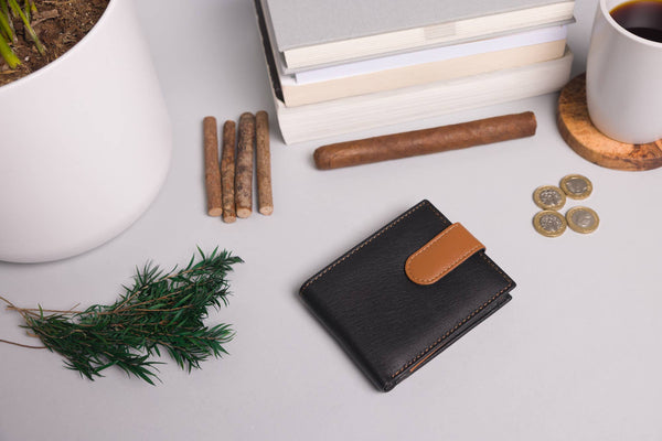 Biggs & Bane Men's Bifold Black & Tan Leather Wallet With Large External Coins Pocket With Gusset