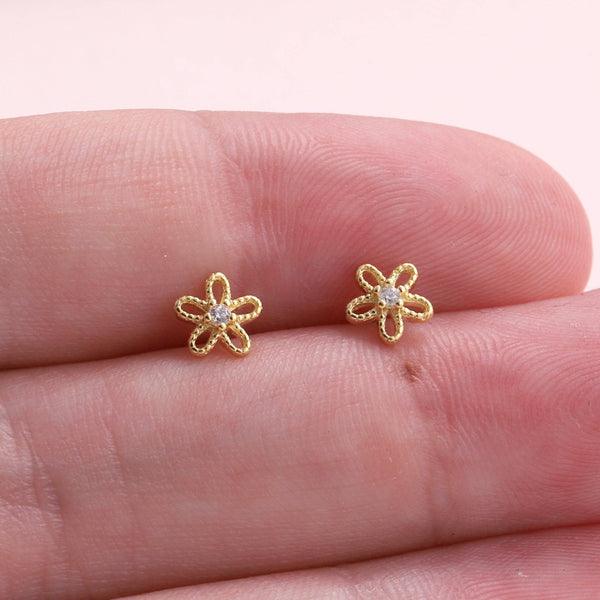 TT51023 Let your dream blossom flower earrings gold