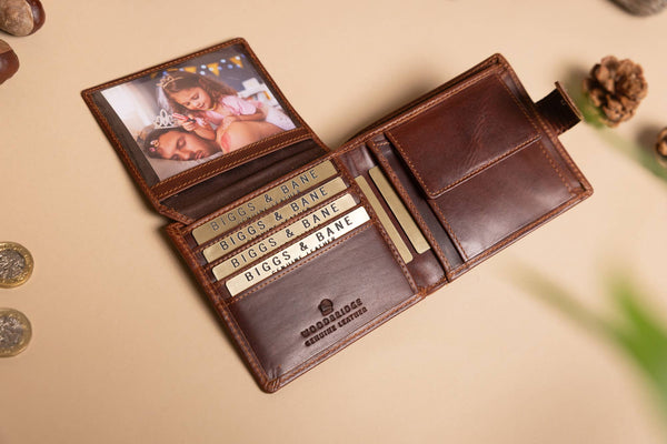 Woodbridge Men's Bifold Dark Tan Leather Wallet With Coin Pocket