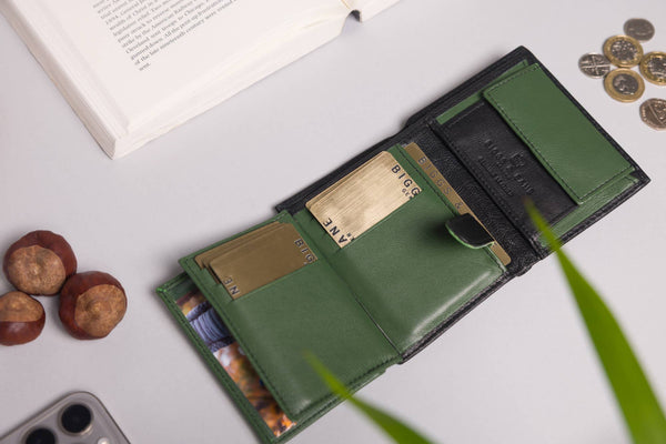 Biggs & Bane Men's Trifold Black & Green Leather Wallet