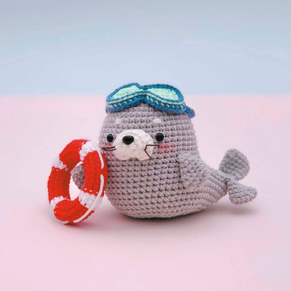 Graine Creative Amigurumi Crochet Kit – Seal 130mm
