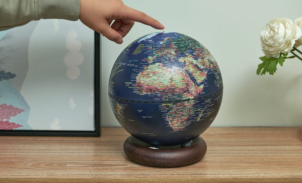 Atlas Globe Lamp