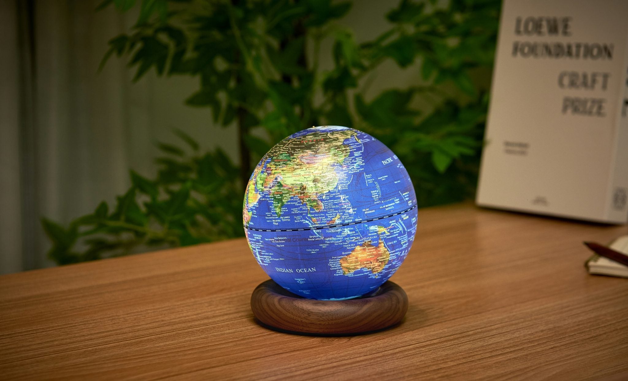 Atlas Globe Lamp