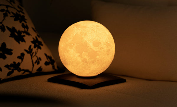 Smart LunaSpin Lamp