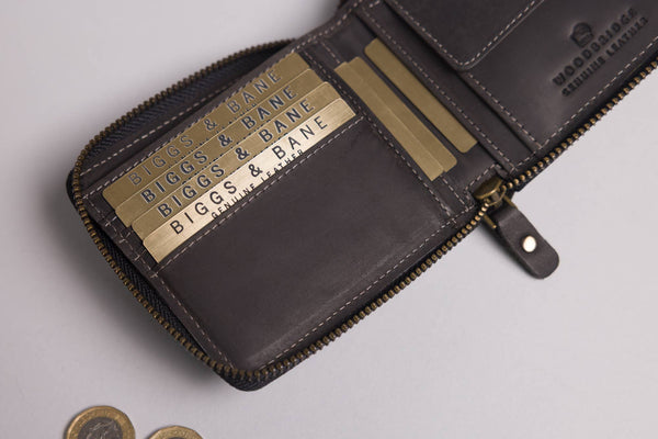Woodbridge Men's Black Zip Around Leather Wallet