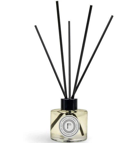 Freckleface Grapefruit and Mangosteen Reed Diffuser