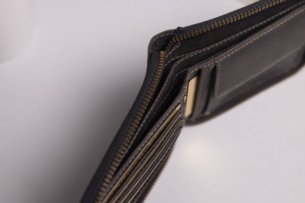 Woodbridge Men's Black Zip Around Leather Wallet