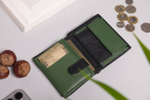 Biggs & Bane Men's Trifold Black & Green Leather Wallet