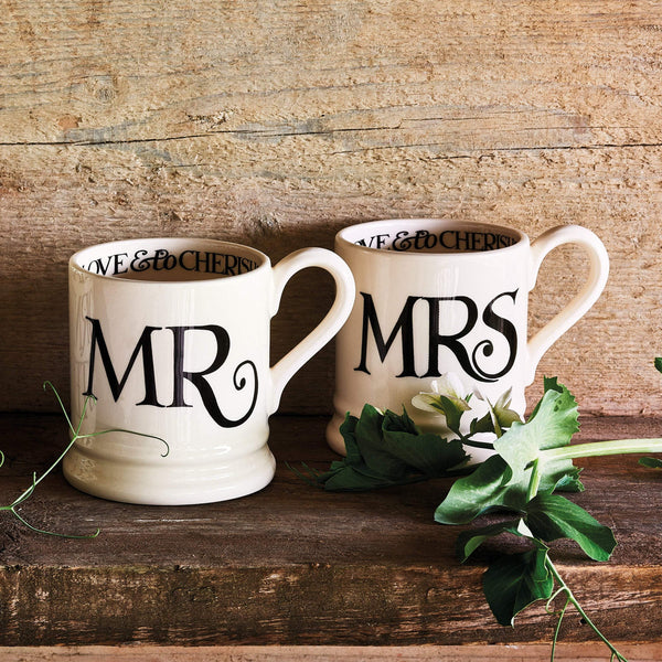 Black Toast Mr & Mrs 2 x 1/2 Pint Mugs - Brambles Gift Shop